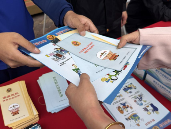 新城控股集团旗下台州路桥吾悦广场，“119消防宣传日”普法活动火热进行中！