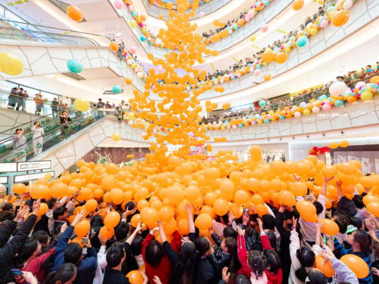 破圈传播创流量高峰,气球雨成台州路桥吾悦广场现象级城市记忆